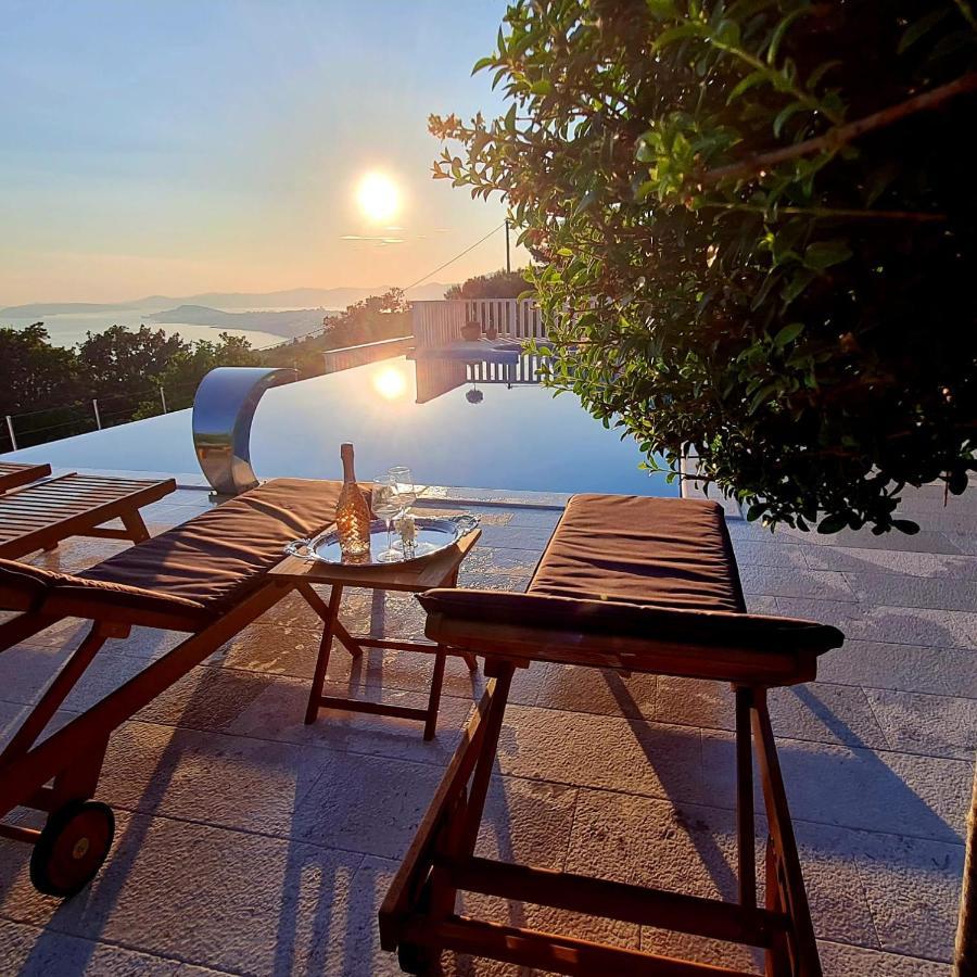 Sea View Luxury Apart Hotel Villa Conte With Swiming Pool And Romantic Spa Podstrana Exteriér fotografie