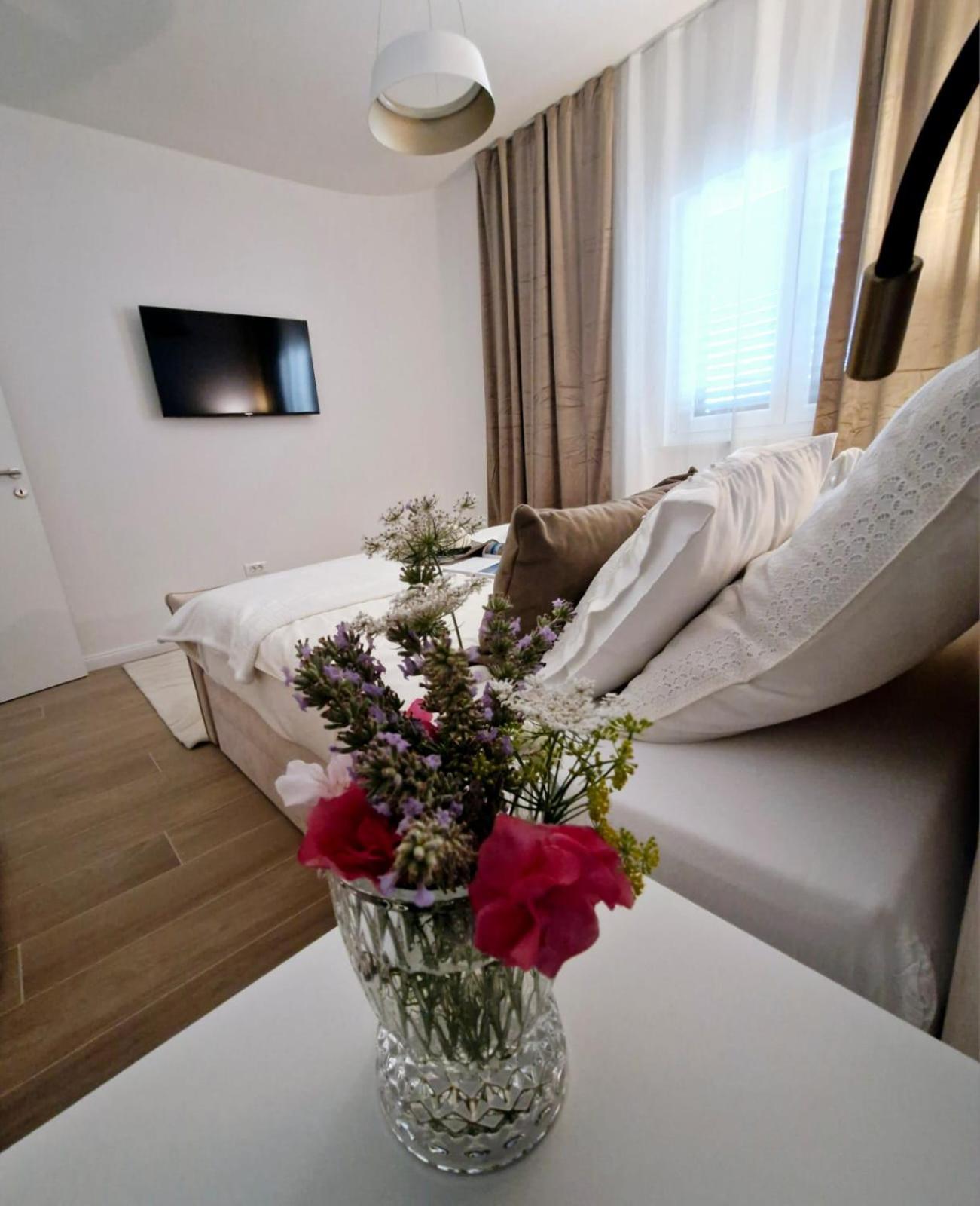 Sea View Luxury Apart Hotel Villa Conte With Swiming Pool And Romantic Spa Podstrana Exteriér fotografie